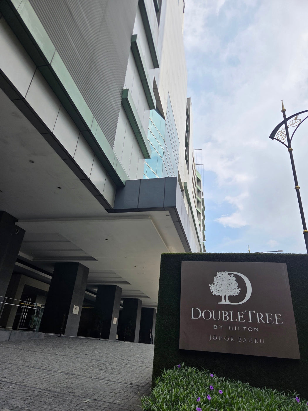 [Byul's Business Travel] Comfort & Convenience at the Border: DoubleTree by Hilton Johor Bahru Hotel Review & Business Meeting 🏨🇲🇾✈️