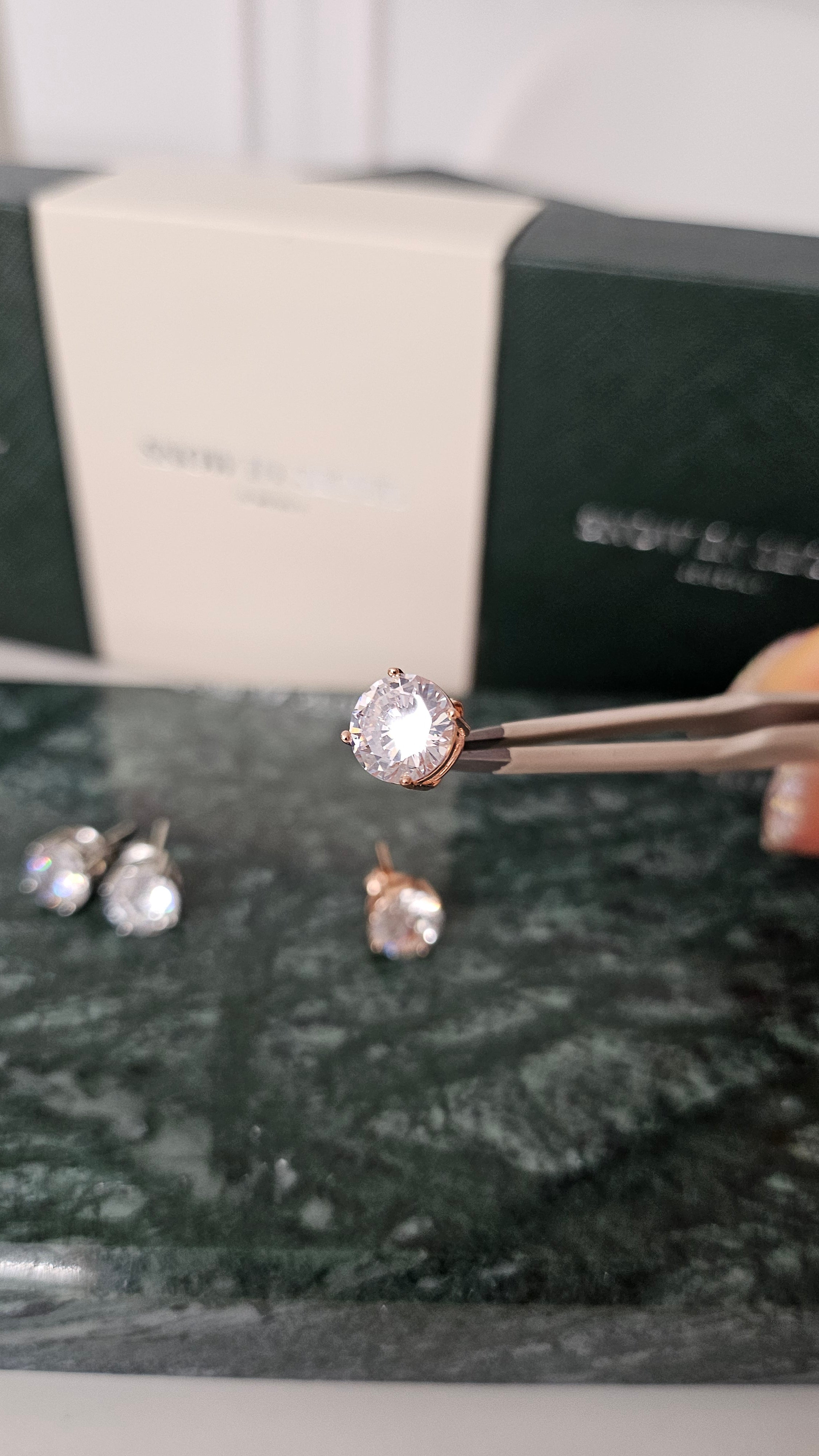 SNOW IN SEOUL Classic Zirconia Earrings – SJ1004